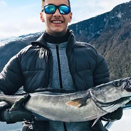 شقة 5 Person In Eidsvåg