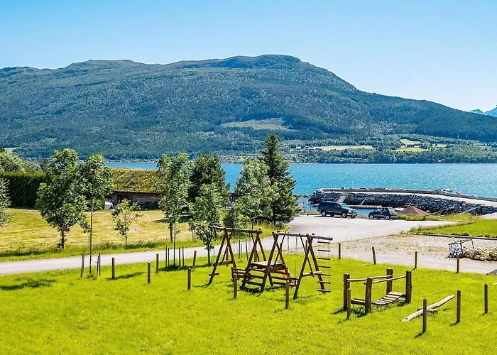 5 Person In Eidsvåg