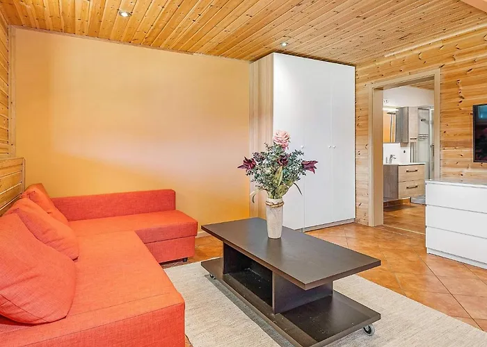 5 Person In Eidsvåg