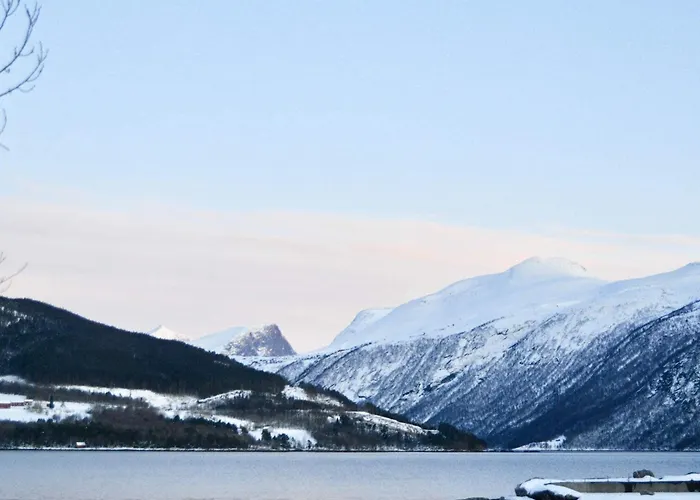5 Person In Eidsvåg