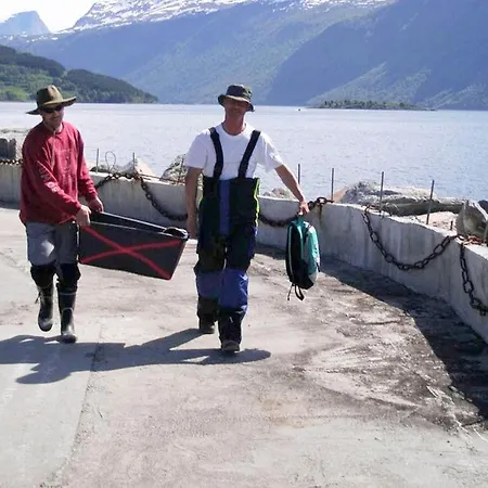 5 Person In * Eidsvåg